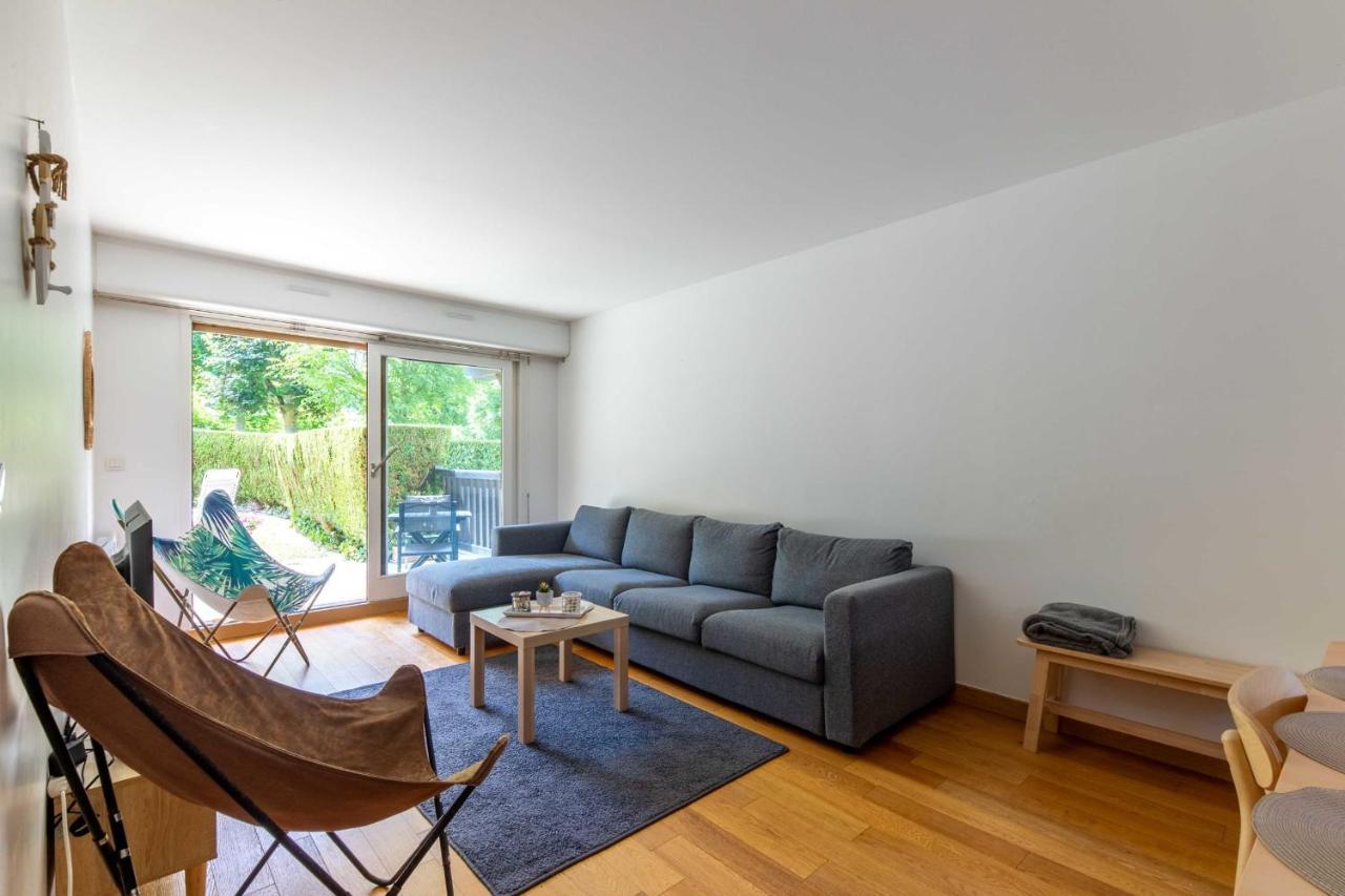 Apartment 3 Bedroom With Garden And Swimming Pool